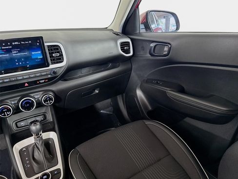 Certified 2025 Hyundai Venue Limited FWD image 24
