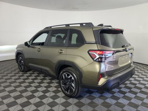 Used 2025 Subaru Forester Premium image 6