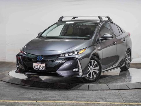 Used 2022 Toyota Prius Prime Limited FWD image 1
