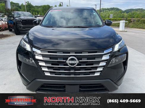 Used 2025 Nissan Rogue SV FWD image 29