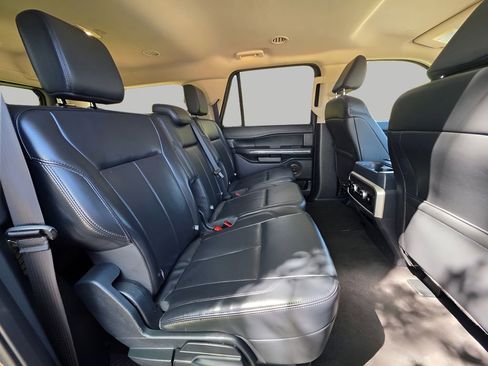 Used 2024 Ford Expedition Max XLT image 12