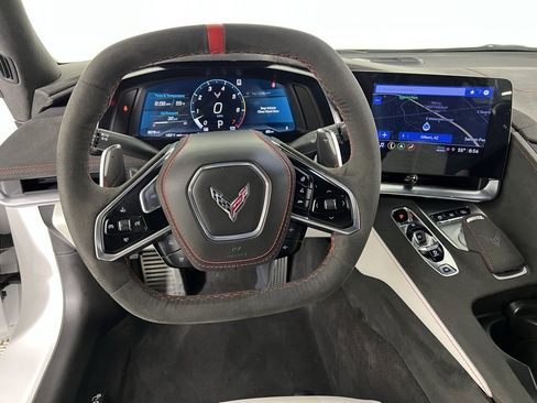 Used 2023 Chevrolet Corvette Stingray Premium Cpe w/ Z51 Performance Package image 17