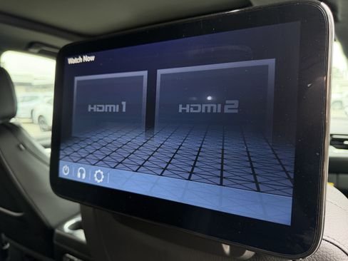 Used 2024 GMC Yukon XL Denali w/ Advanced Technology Package image 40