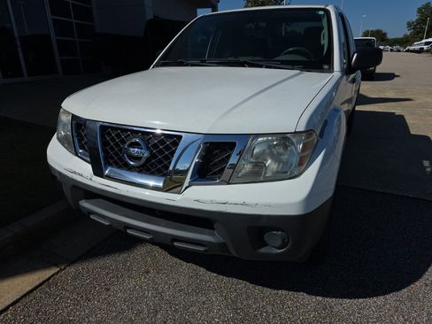 Used 2016 Nissan Frontier S image 10