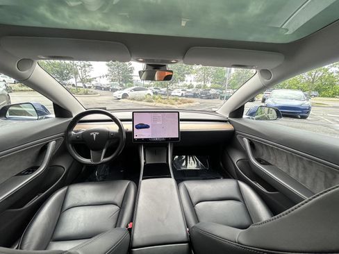 Used 2018 Tesla Model 3 Long Range AWD/4WD image 19