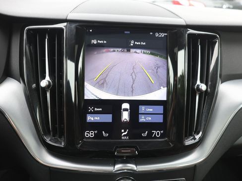 Used 2018 Volvo XC60 T5 Momentum w/ Vision Package AWD/4WD image 29