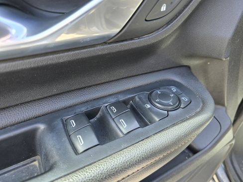 Used 2019 GMC Terrain SLE image 18