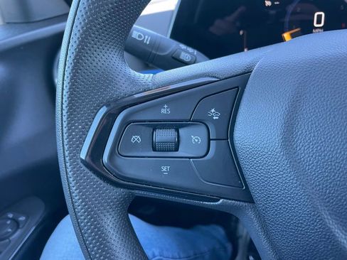 Used 2025 Chevrolet Trax LT FWD image 18