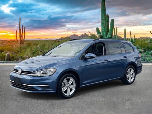 Used 2018 Volkswagen Golf SE image 7