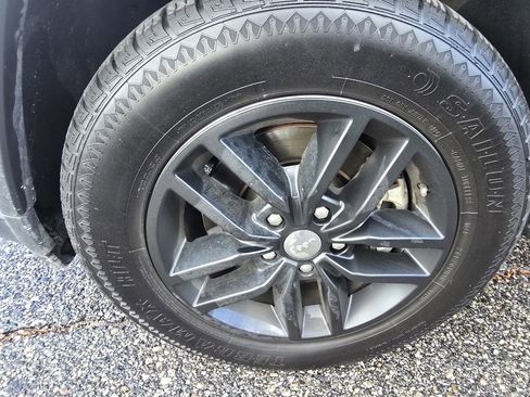 Used 2022 Jeep Grand Cherokee Limited image 18