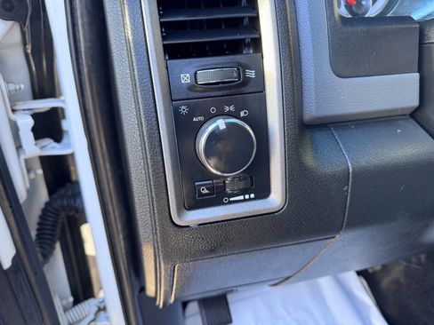 Used 2016 RAM 2500 Tradesman w/ Chrome Appearance Group image 15