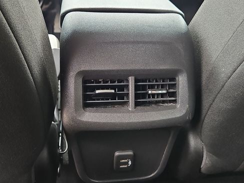 Used 2021 Chevrolet Equinox LS w/ LS Convenience Package FWD image 19