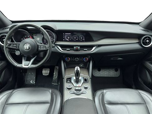 Used 2023 Alfa Romeo Stelvio Ti image 16