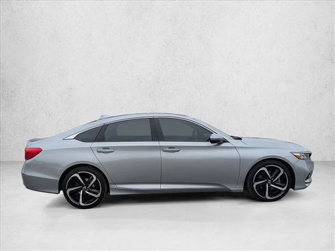 Used 2018 Honda Accord Sport image 4