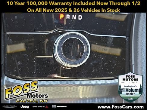 New 2025 Jeep Grand Cherokee L Laredo image 32