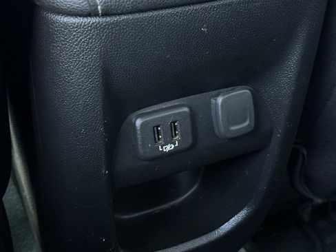 Used 2019 Chevrolet Colorado ZR2 image 38