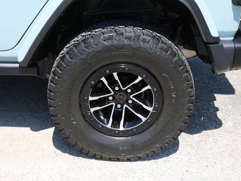 Used 2024 Jeep Wrangler Unlimited Rubicon AWD/4WD image 9