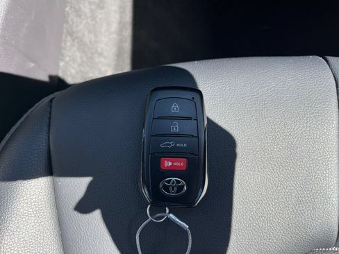 Used 2025 Toyota Highlander XSE AWD/4WD image 21