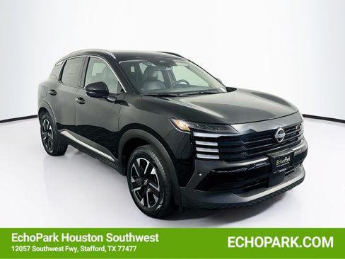 Used 2025 Nissan Kicks SR w/ Illumination Package AWD/4WD image 1