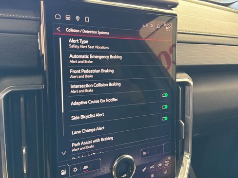 Used 2025 GMC Acadia Elevation image 52