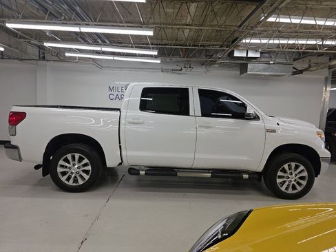Used 2009 Toyota Tundra 4x4 CrewMax image 9