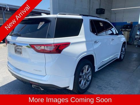 Used 2020 Chevrolet Traverse Premier w/ LPO, Cargo Package FWD image 3