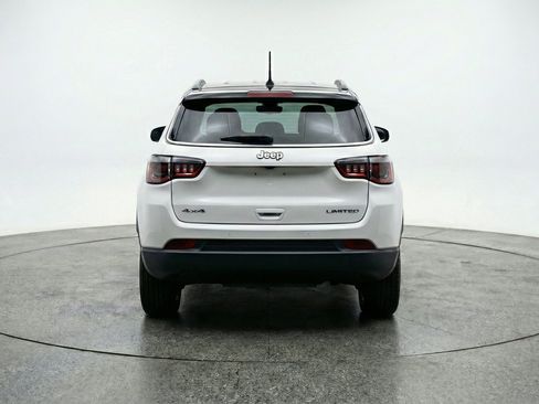Used 2025 Jeep Compass Trailhawk AWD/4WD image 7