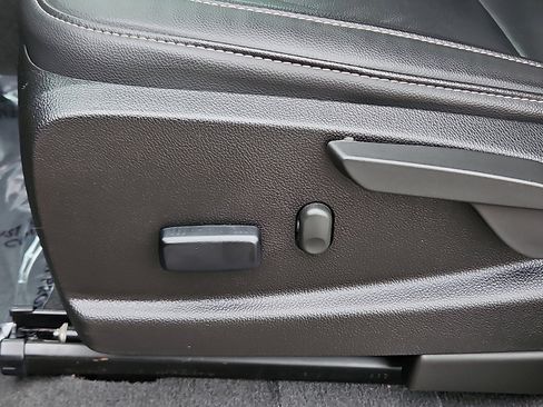 Used 2022 GMC Canyon Elevation w/ Elevation Premium Package image 26