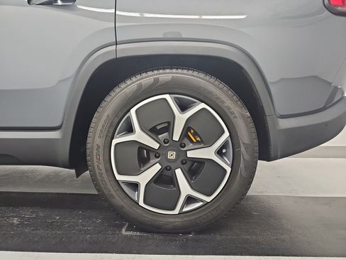 Used 2024 Rivian R1S Adventure Quad AWD/4WD image 10