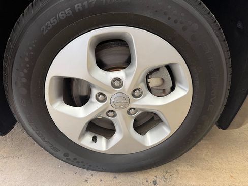Used 2017 Chrysler Pacifica Touring Plus FWD image 34