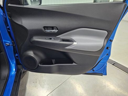 Used 2023 Nissan Kicks SR w/ SR Premium Package FWD image 29