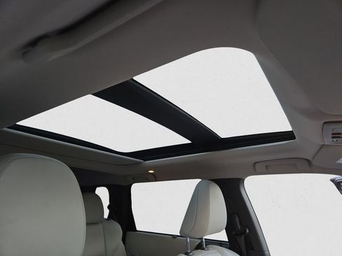 Used 2024 Mitsubishi Outlander SEL image 18