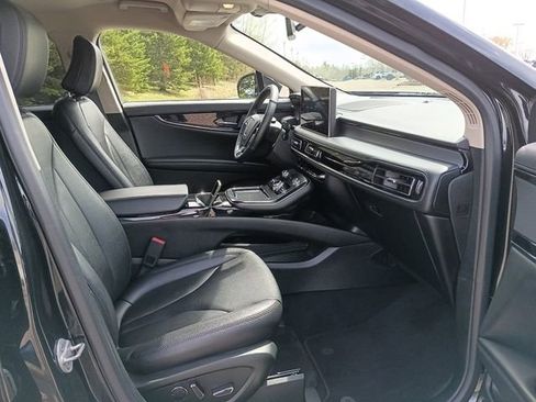 Used 2022 Lincoln Nautilus AWD image 18