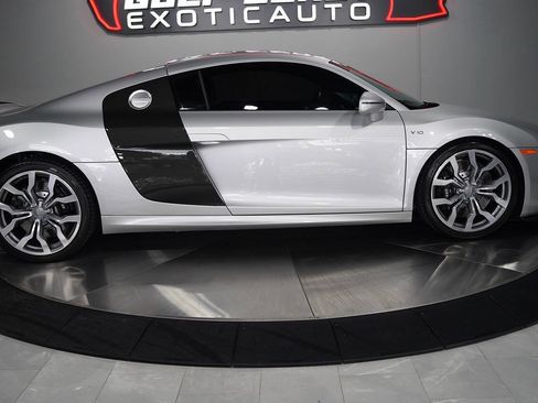 Used 2009 Audi R8 V10 AWD/4WD image 32