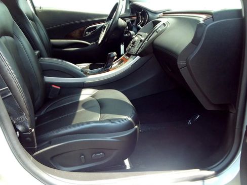 Used 2011 Buick LaCrosse CXL FWD image 10