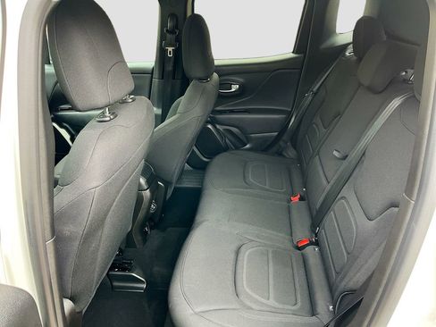 Used 2022 Jeep Renegade Latitude w/ Convenience Group image 24