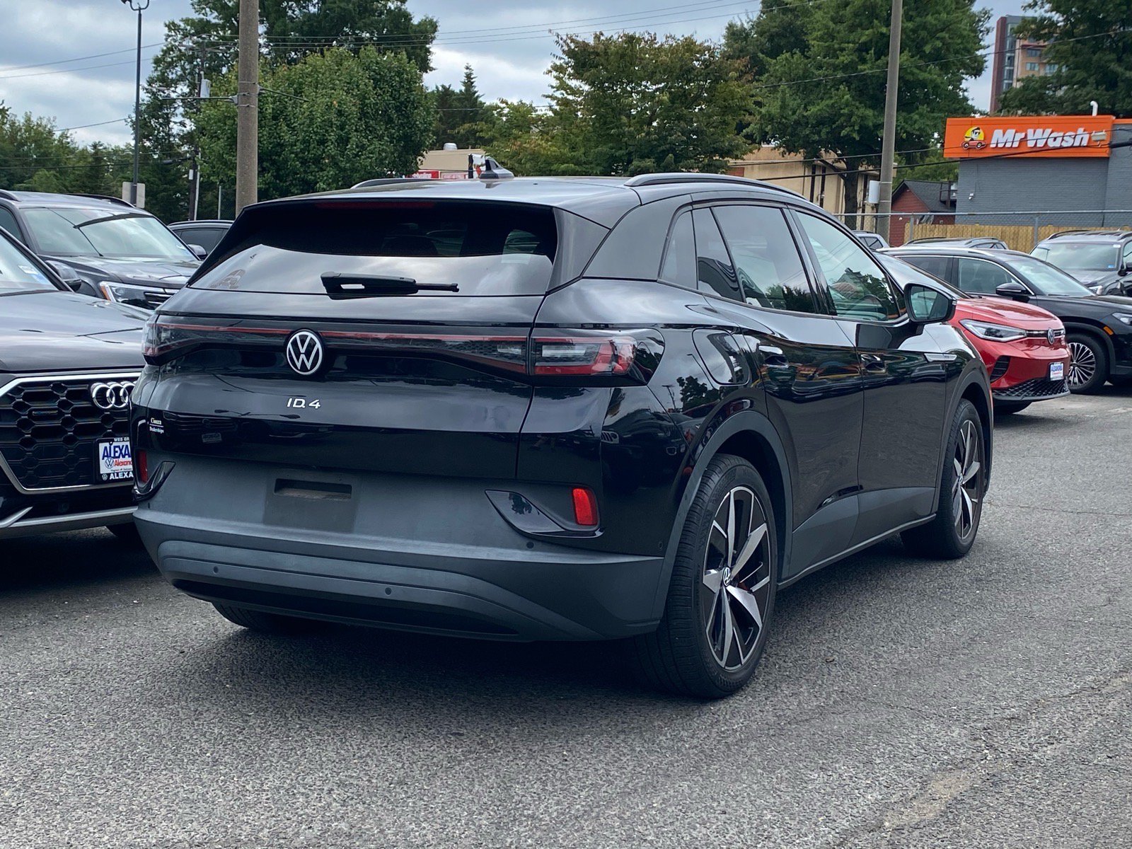 Used 2023 Volkswagen ID.4 Pro S RWD image 3