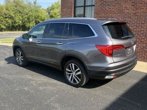 Used 2016 Honda Pilot Touring image 3