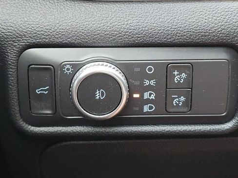 Used 2021 Ford Explorer Limited image 17