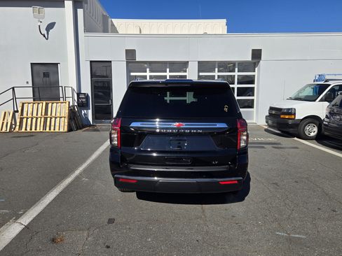 Used 2023 Chevrolet Suburban LT w/ Luxury Package image 9