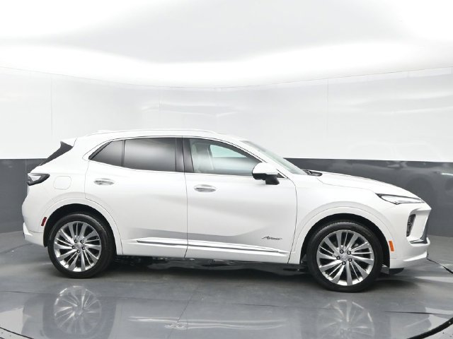 Used 2025 Buick Envision Avenir AWD/4WD image 7