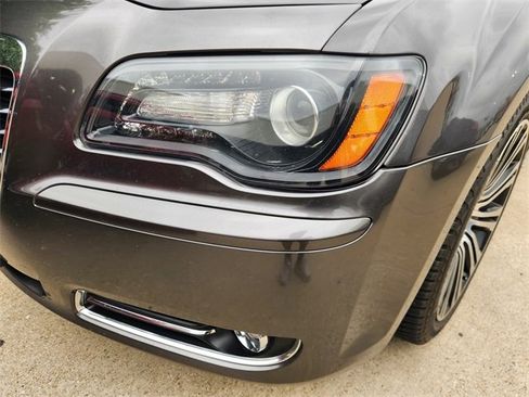 Used 2014 Chrysler 300 S RWD image 7