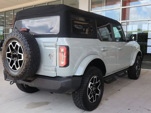 Used 2024 Ford Bronco Outer Banks AWD/4WD image 9