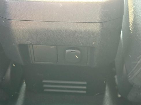 Certified 2024 Toyota Tacoma SR AWD/4WD image 11