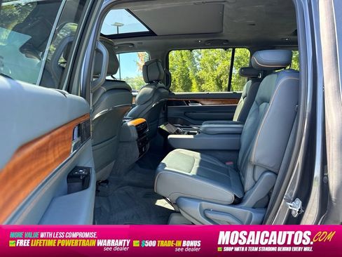 Used 2022 Jeep Grand Wagoneer Series II AWD/4WD image 21
