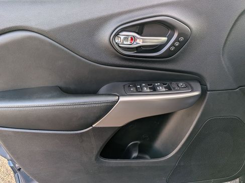 Certified 2021 Jeep Cherokee Limited w/ Elite Package image 11