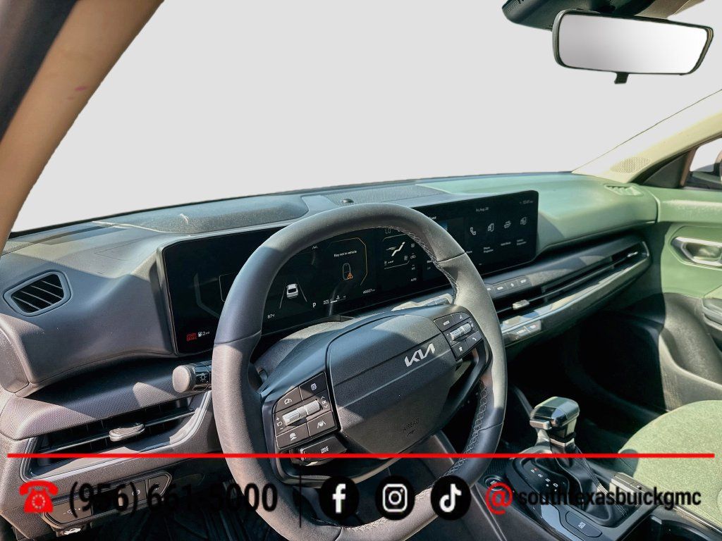 Used 2025 Kia K4 EX FWD image 12