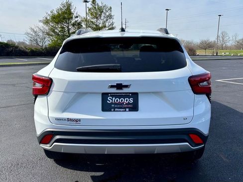 Used 2025 Chevrolet Trax LT w/ Driver Confidence Package image 6