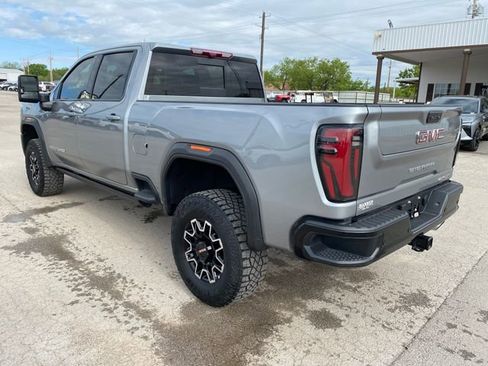 Used 2025 GMC Sierra 2500 AT4X AWD/4WD image 4