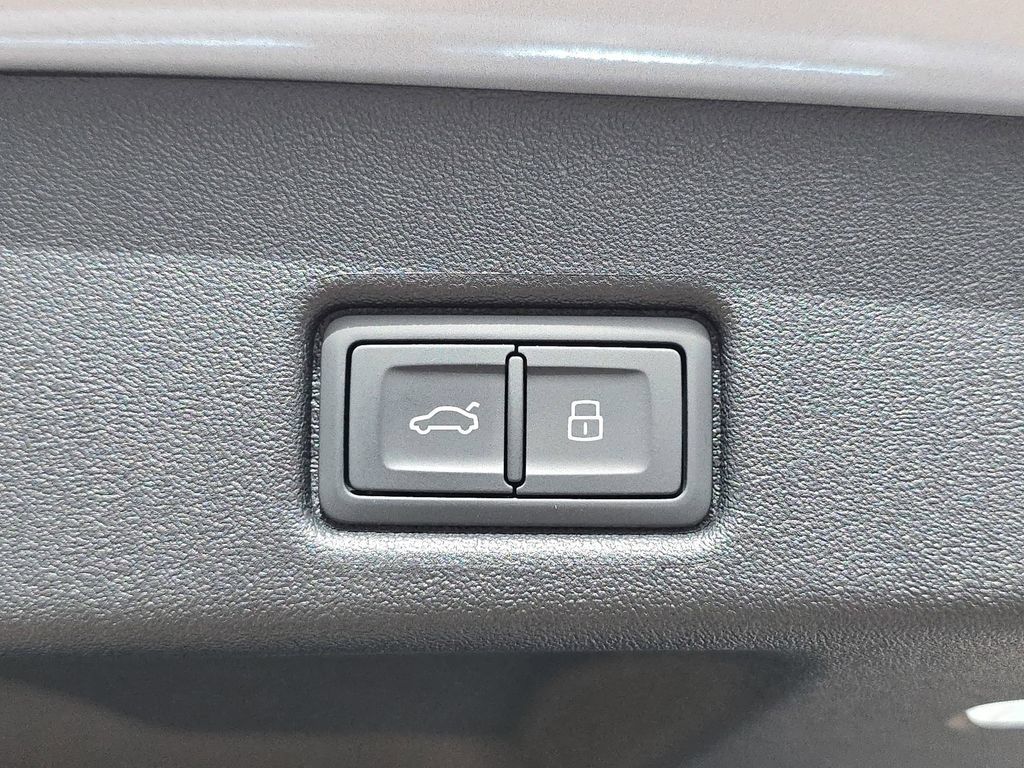 New 2026 Audi Q5 Premium Plus w/ Premium Plus AWD/4WD image 13